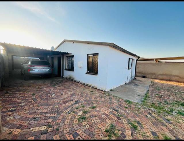 3 BEDROOM HOUSE FOR SALE IN PROTEA GLEN